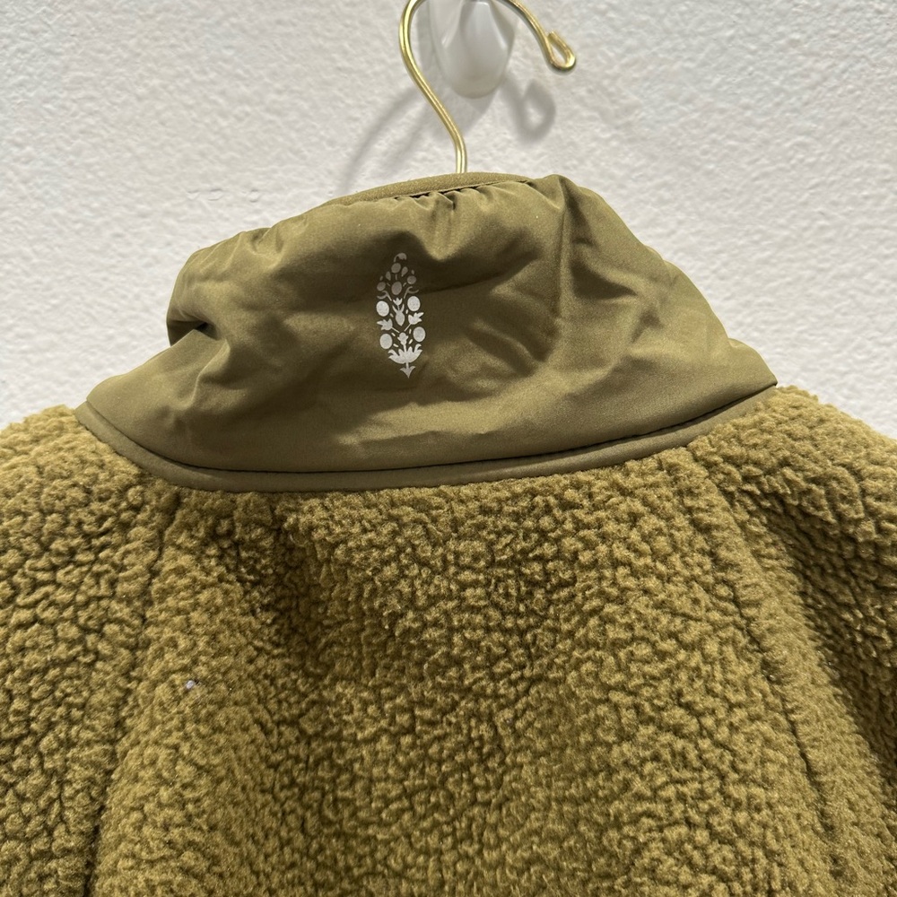 Free People Movement Hit The Slopes fleece Olive Army Green Women's snap Jacket - Picture 11 of 11